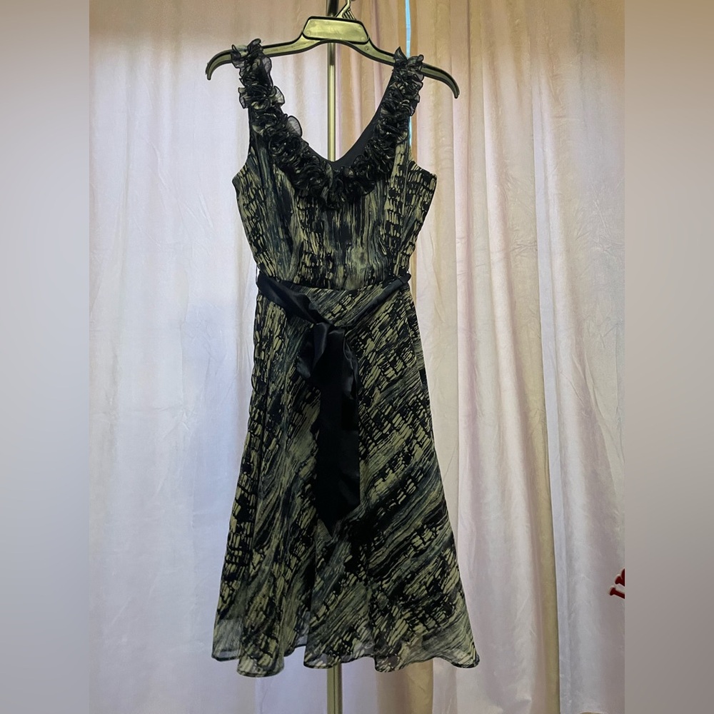 Elegant Navy Patterned Dress